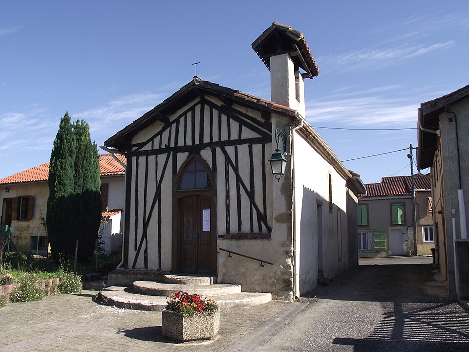 Chapelle_et_impasse_Saint-Jean_(Miélan,_Gers,_France).JPG