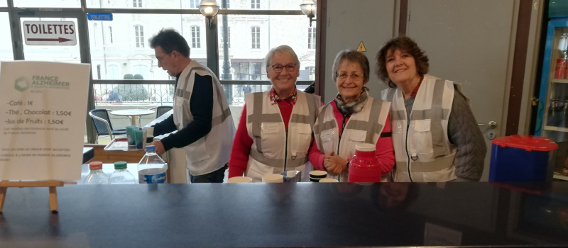 France Alzheimer servait le café