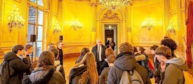 Les lycéens de Beaulieu-Lavacant à l'assemblée nationale invités par Jean-René Cazeneuve