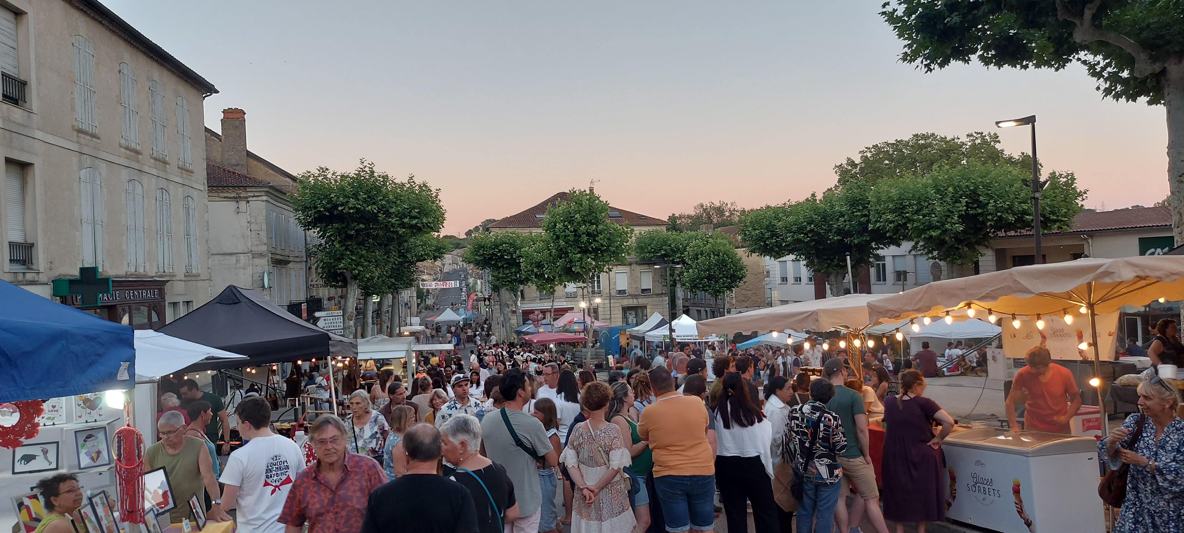Marché de nuit 2025
