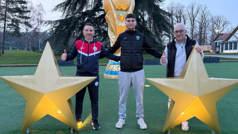 . Fabien Capdeville au milieu des étoiles à Clairefontaine