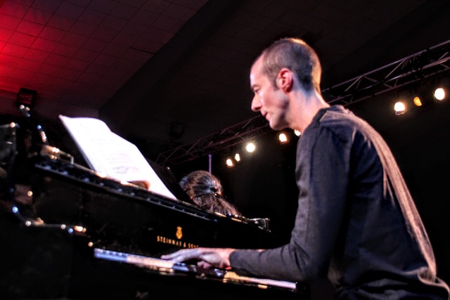 Fabrice  au piano.