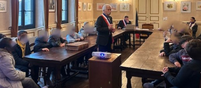 Visite de classes de 6ème en Mairie