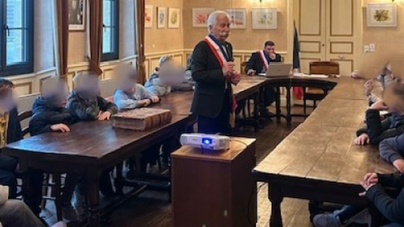Visite de classes de 6ème en Mairie