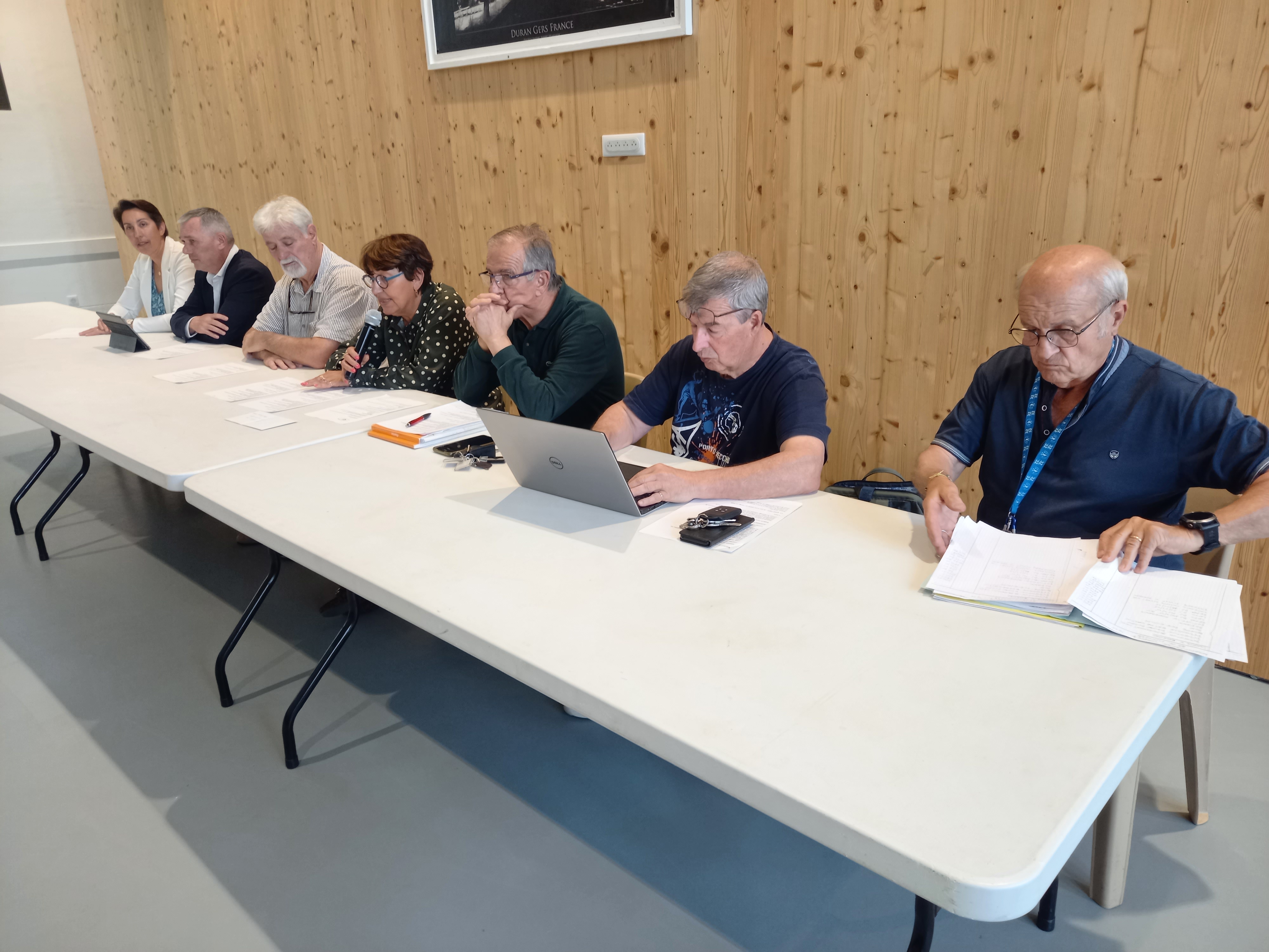 Le bureau du Comité de jumelage.