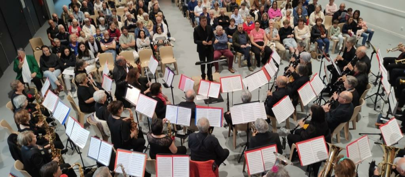 Concert du VSOP organisé par l’ASPAD : public séduit,musiciens joyeux et talentueux pour un après midi musicalréussi.