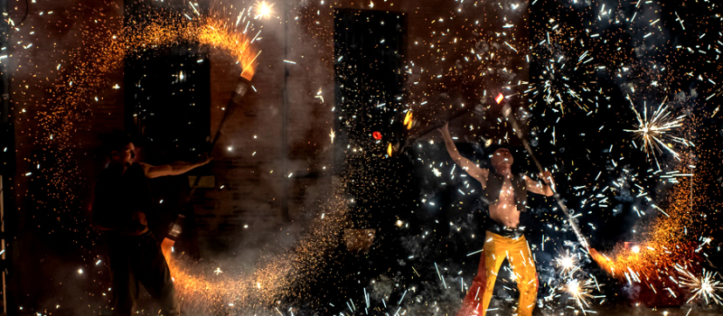 Soirée jeux et spectacle de feu à La Ferme en Scène vendredi !