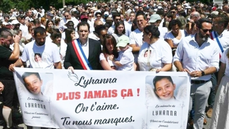 Lyhanna, une marche blanche avec environ 6 000 participants