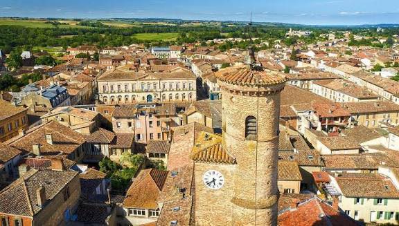 Mairie Isle-Jourdain