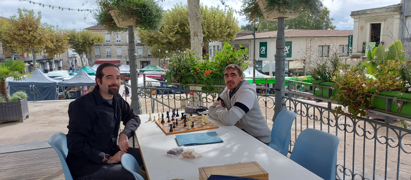 Retour des échecs sous le kiosque !