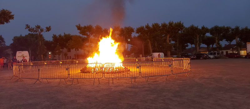 Feu de la Saint-Jean place Mahomme et au Barry
