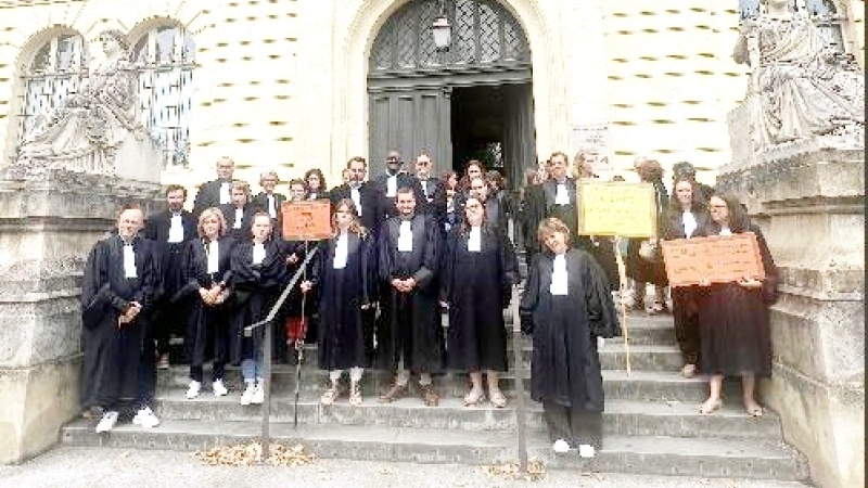 Justice : à Auch, magistrats et avocats dénoncent le manque de moyens et refusent d’être les « boucs émissaires »