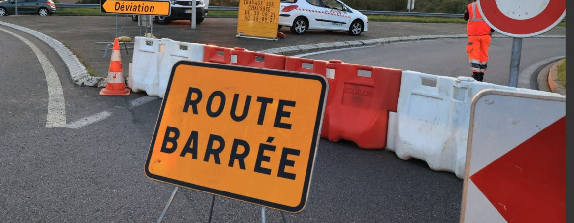TRAVAUX ROUTIERS.