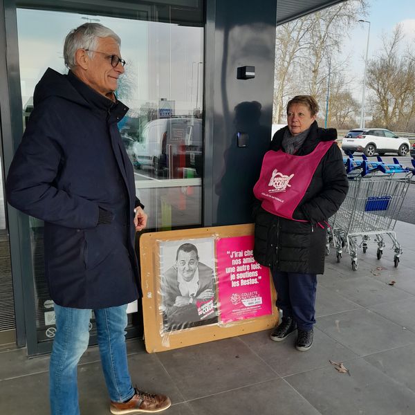 Hélène et Christophe au magasin ALDI
